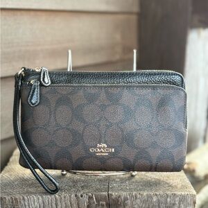 Coach Signature Double zip wallet wristlet